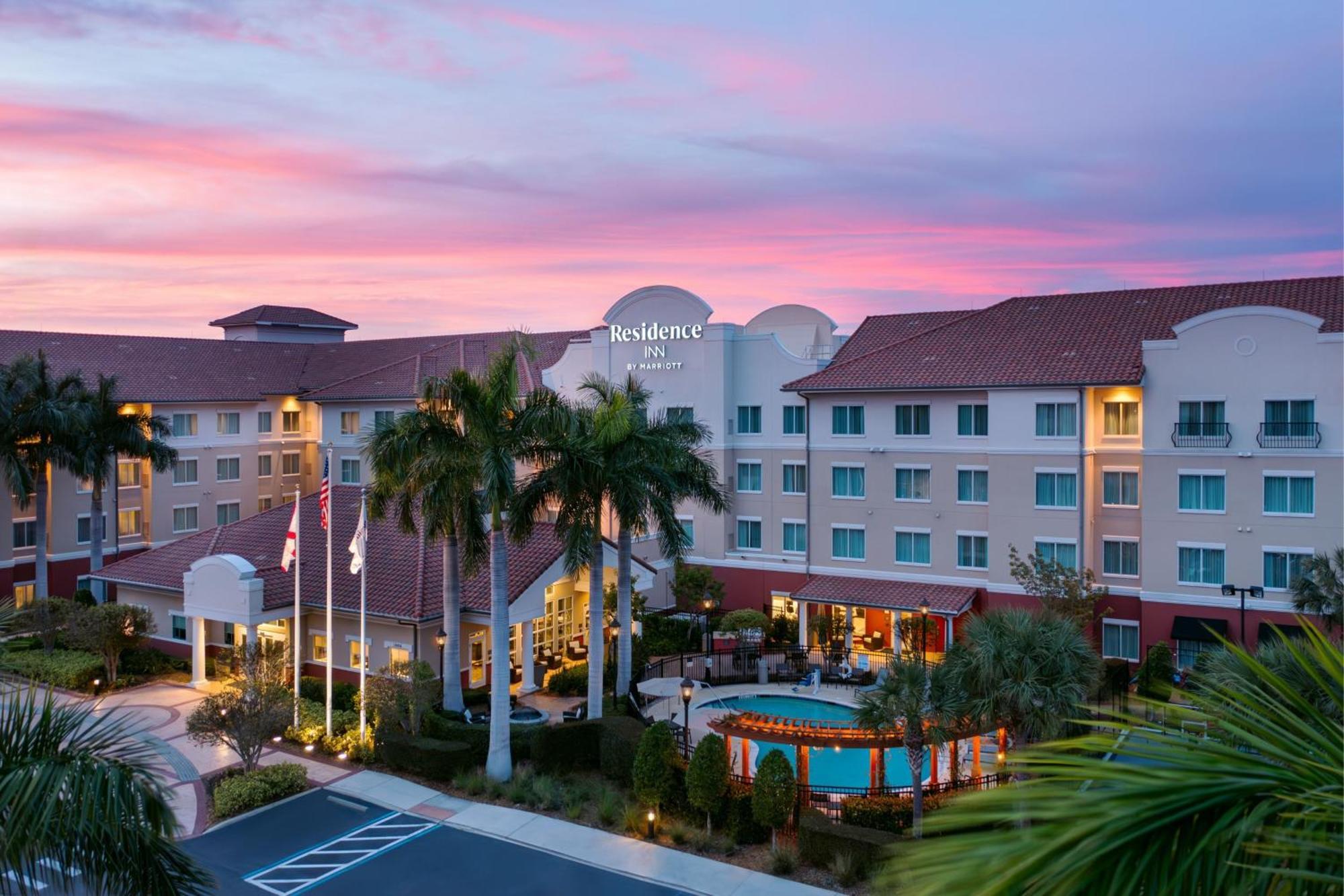 Residence Inn By Marriott Fort Myers At I-75 And Gulf Coast Town Center Estero Bagian luar foto